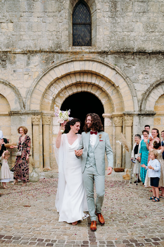 Sortie d'église mariage à Vitrac-Saint-Vincent