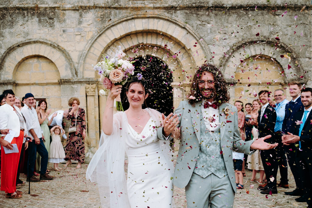 Sortie d'église mariage à Vitrac-Saint-Vincent